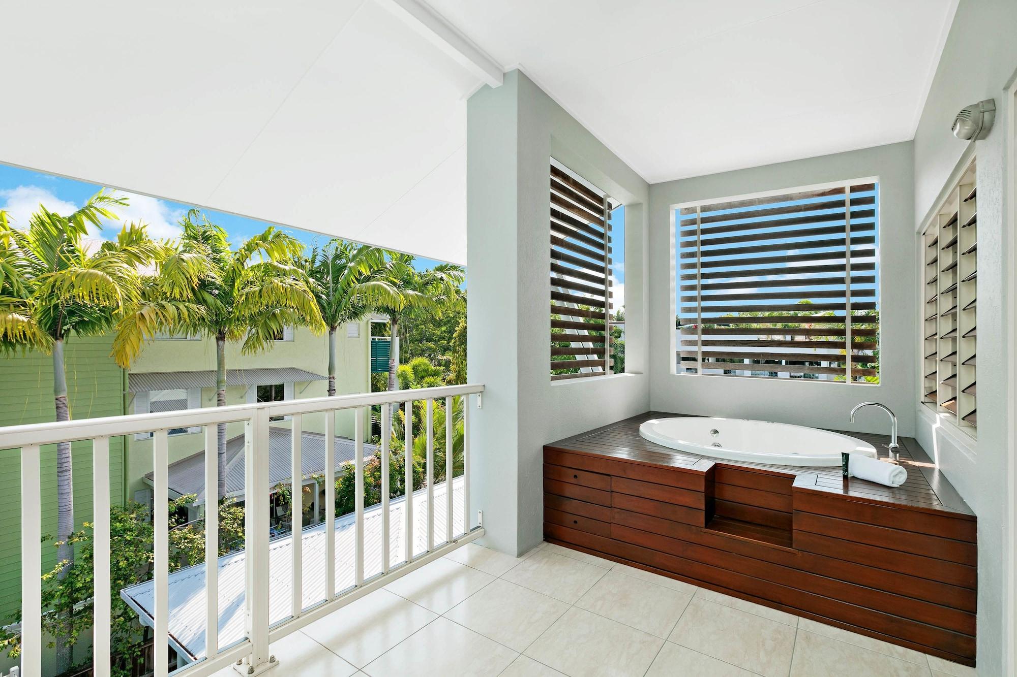 Mantra Aqueous On Port Aparthotel Port Douglas Buitenkant foto