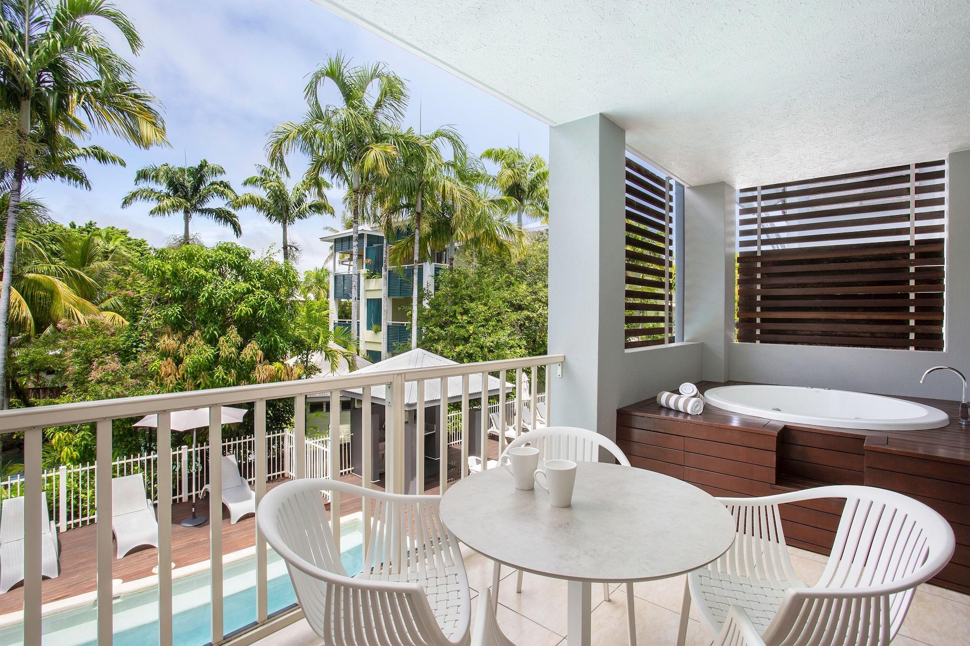 Mantra Aqueous On Port Aparthotel Port Douglas Buitenkant foto