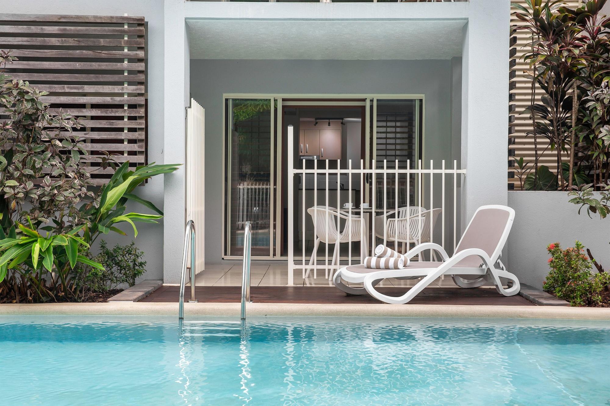 Mantra Aqueous On Port Aparthotel Port Douglas Buitenkant foto