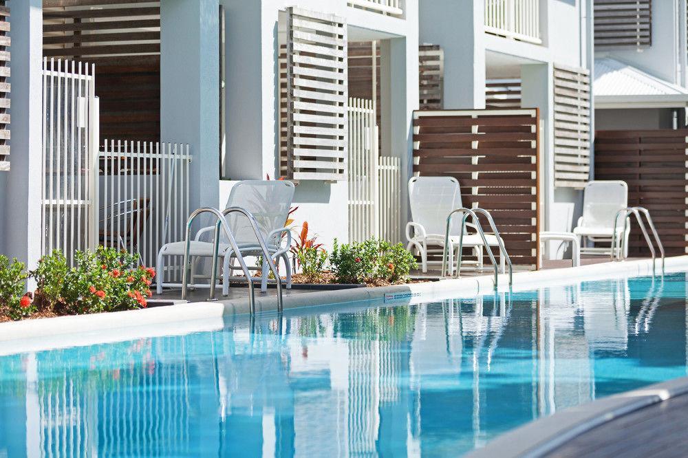 Mantra Aqueous On Port Aparthotel Port Douglas Buitenkant foto