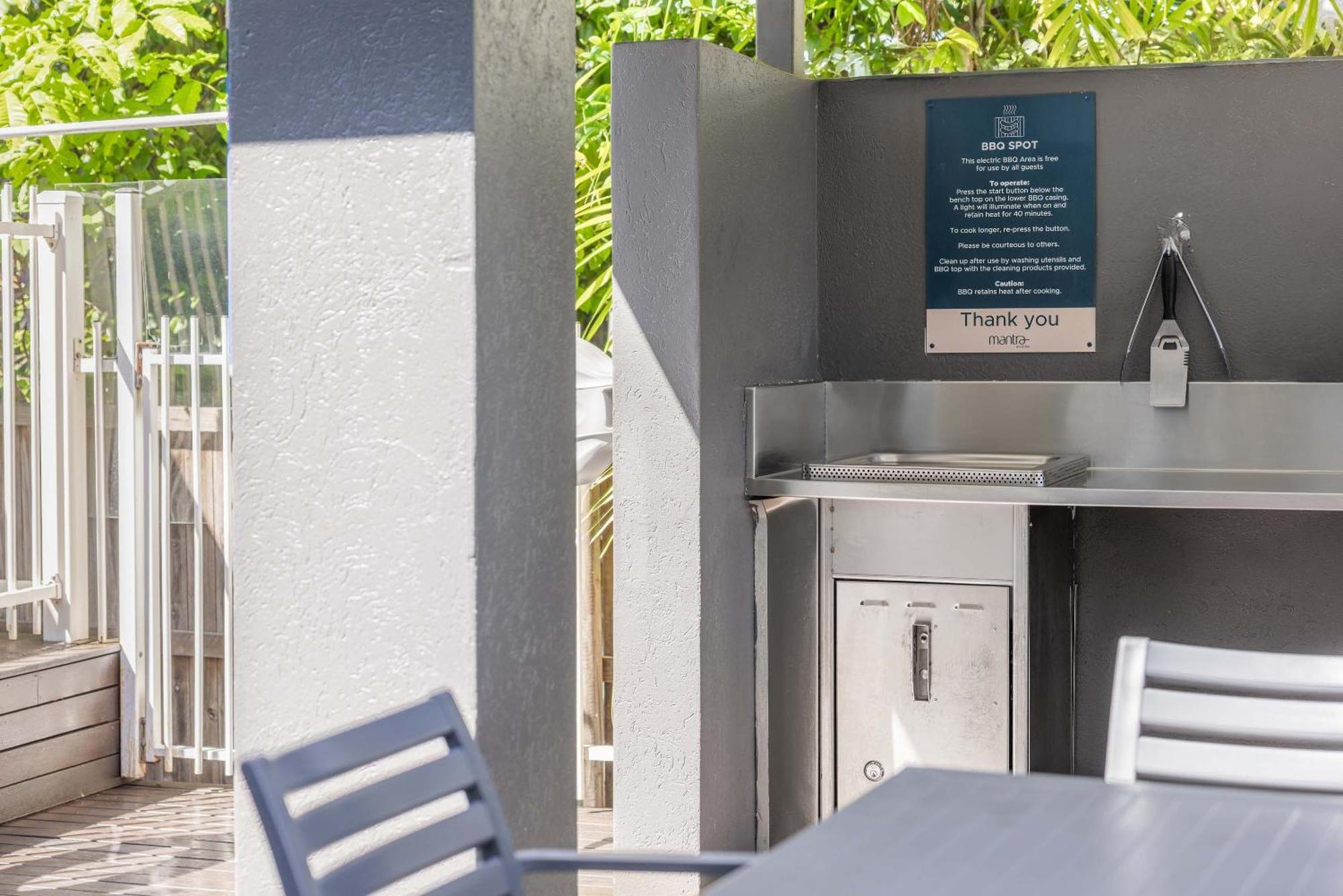 Mantra Aqueous On Port Aparthotel Port Douglas Buitenkant foto