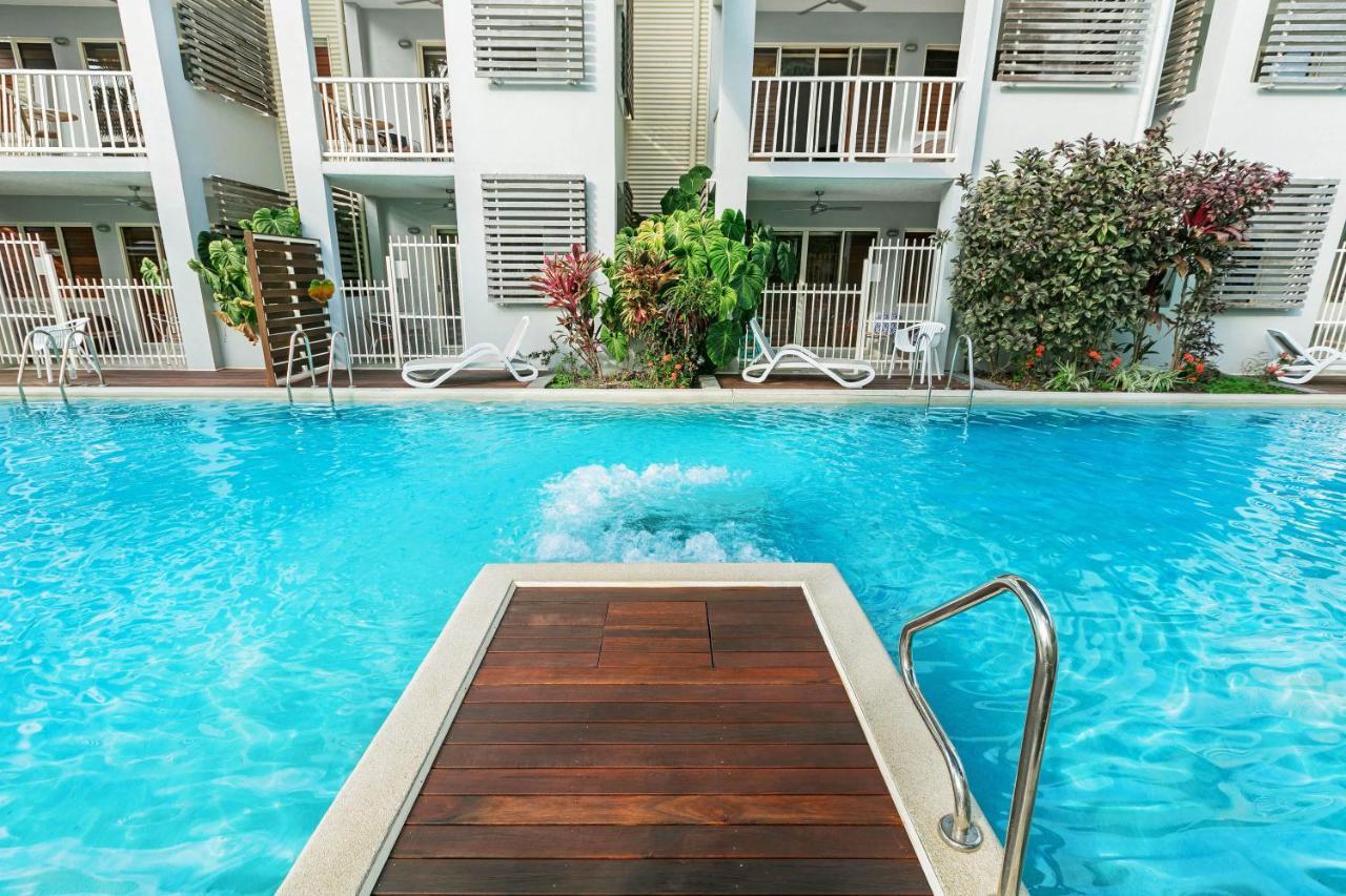 Mantra Aqueous On Port Aparthotel Port Douglas Buitenkant foto