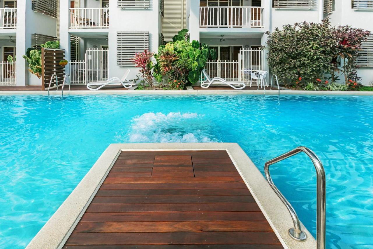 Mantra Aqueous On Port Aparthotel Port Douglas Buitenkant foto
